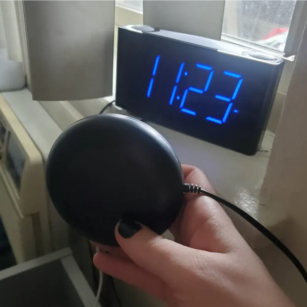 Vibrating alarm clock