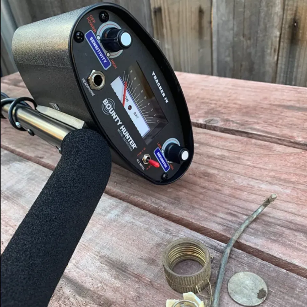 Waterproof metal detector