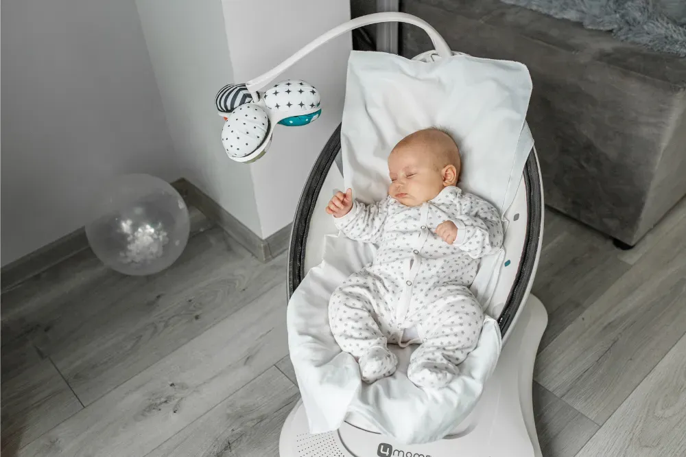 Are baby swings good for babies development