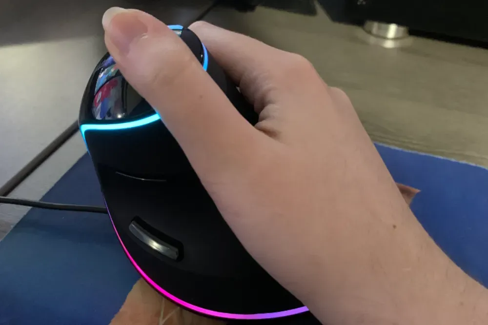 Is an ergonomic mouse good for gaming