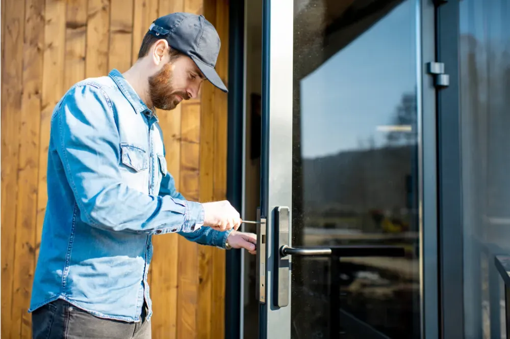 how does smart lock work for airbnb